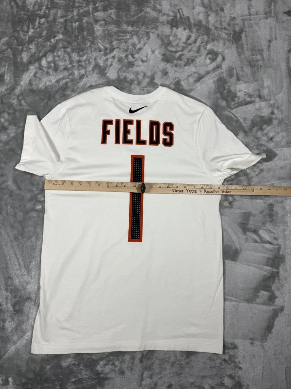 New Chicago Bears Shirt Men's Medium White NFL Football Justin Fields 1 Nike Tee